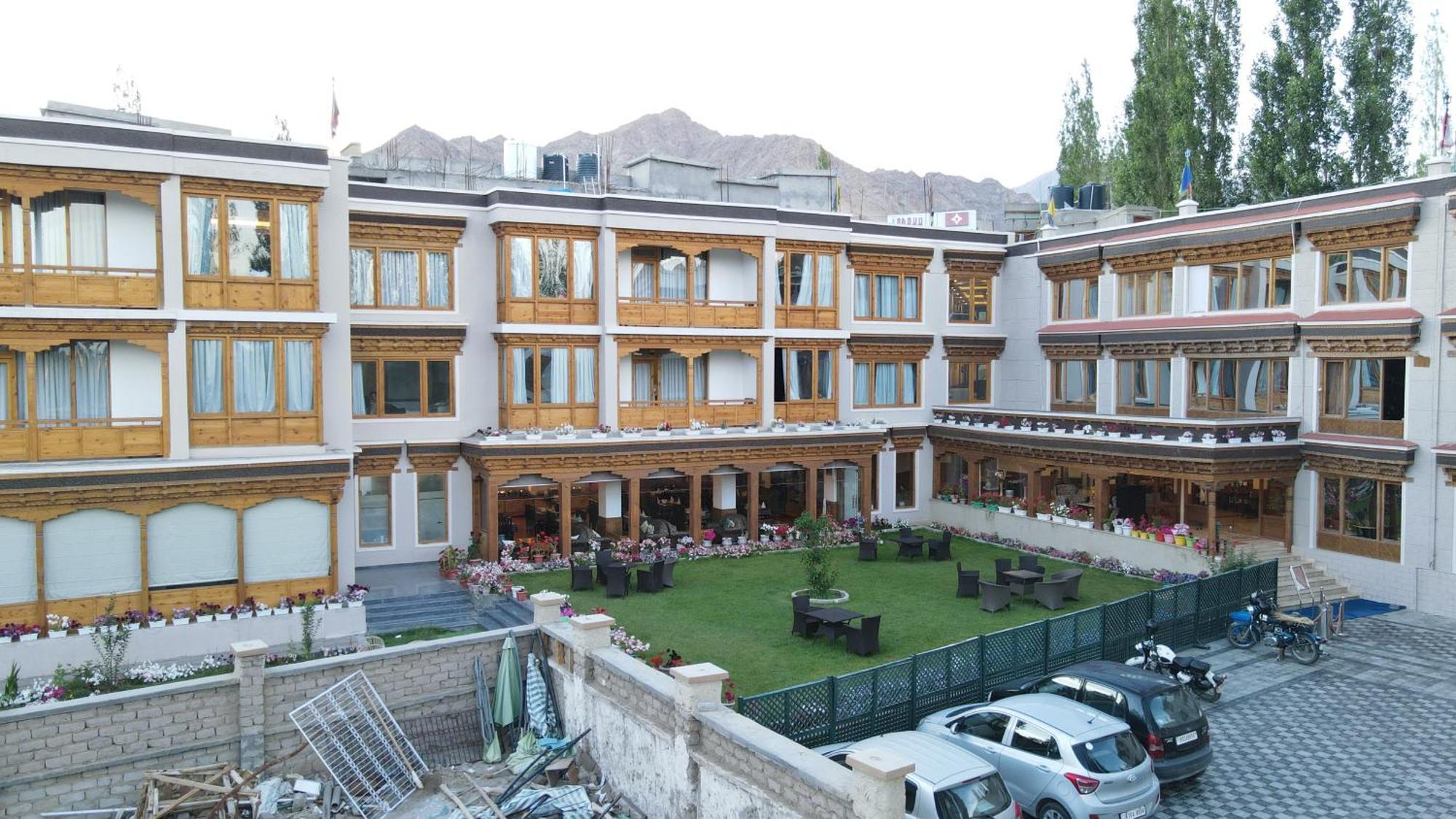 Ladakh Himalayan Retreat Hotel Leh Exterior photo